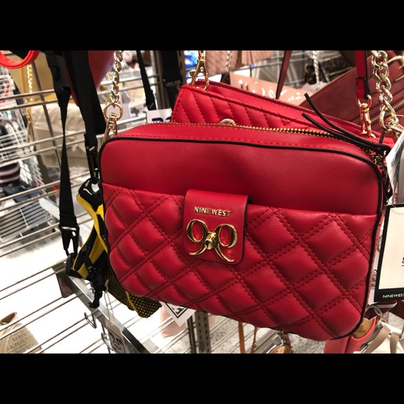 Brand name Handbags - Picture 2 of 16